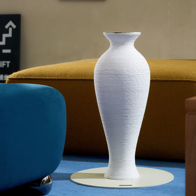 Stilt Vase Scratcher |White