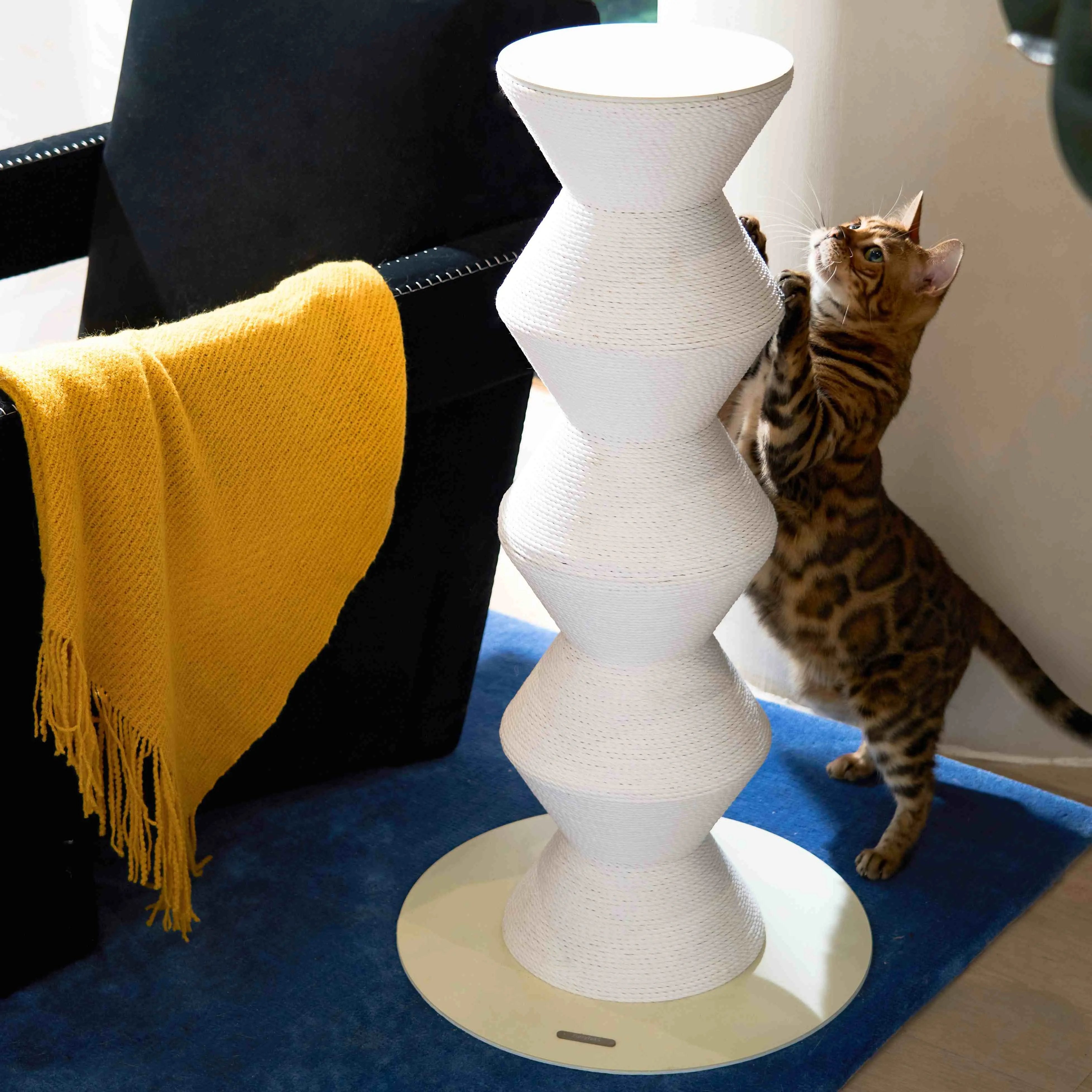 Colossal Zigzag Clawer- FurryTail's vertical cat scratcher
