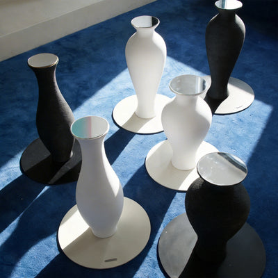 The ArtistiCAT Vase Scratcher