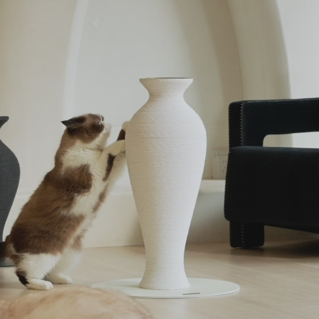 Stilt Vase Scratcher White